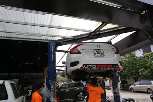 Honda Civic phủ gầm wurth 6 chai - Bảo vệ gầm - Chống gỉ sét